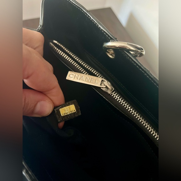 Chanel large tote bag - Picture 7 of 9